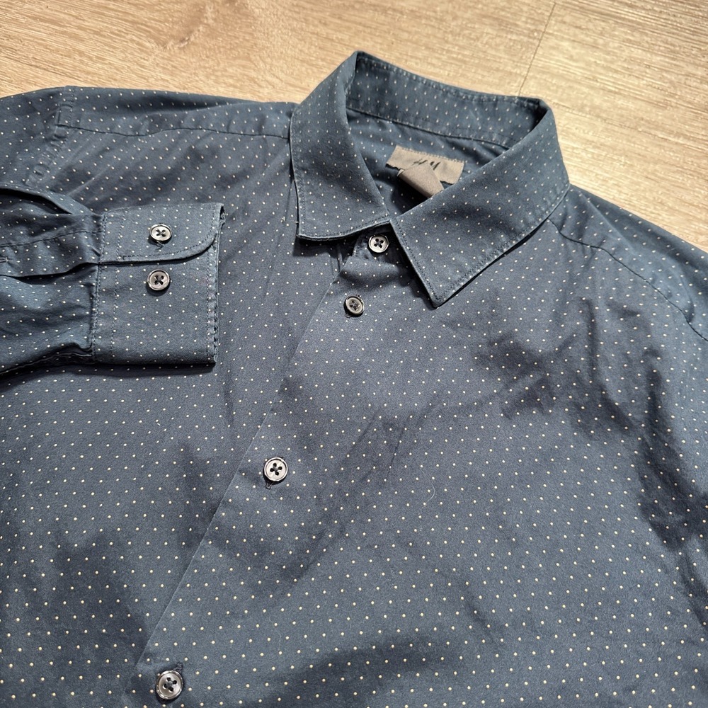 H&M Shirt Mens Medium Blue‎ Polkadot Long Sleeve Button up Slim Fit Preppy Adult